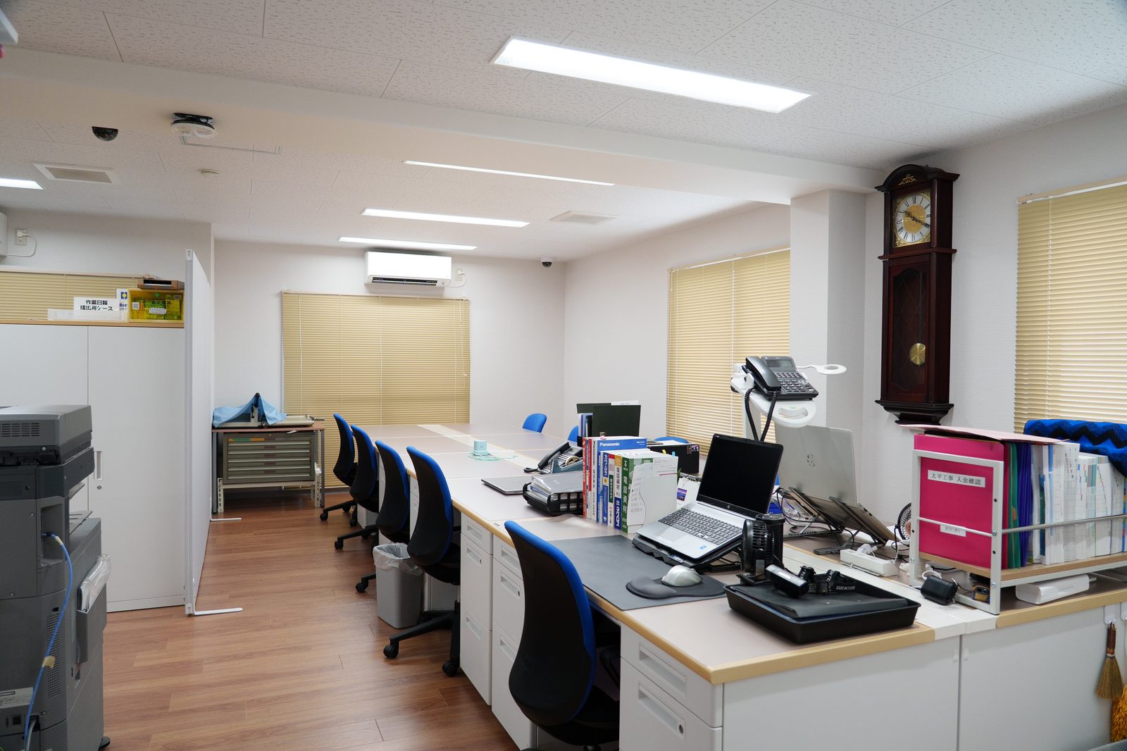 社内の雰囲気がわかる写真